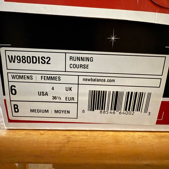 New Balance x RunDisney Tinkerbell Running Shoe - Picture 2 of 7